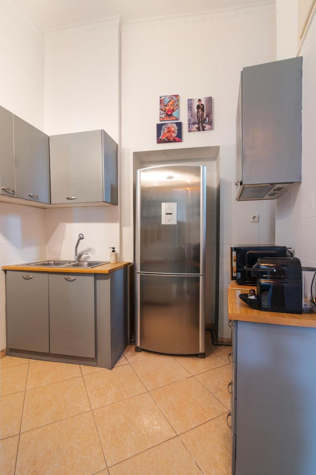 Neoclassical Loft In Monastiraki - Acropolis And Metro เอเธนส์ ภายนอก รูปภาพ